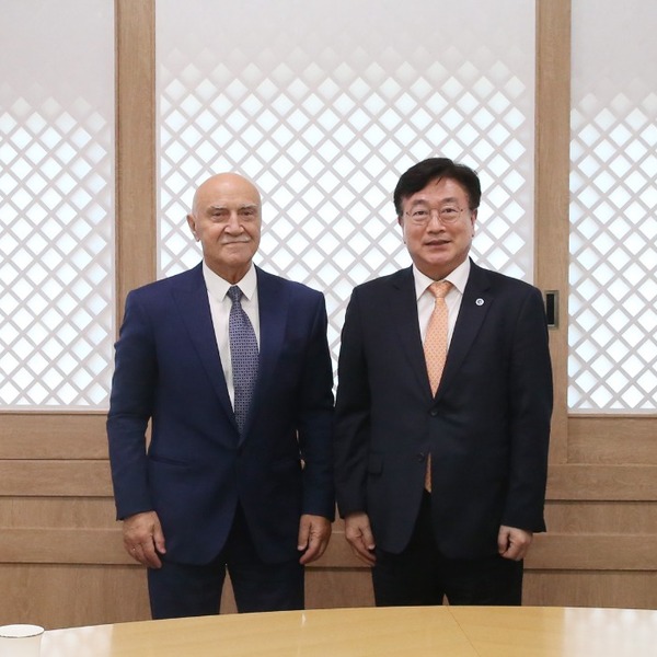 The delegation of Alat Free Economic Zone Authority, led by the Chairman of the Board, paid official visit to the Republic of Korea
