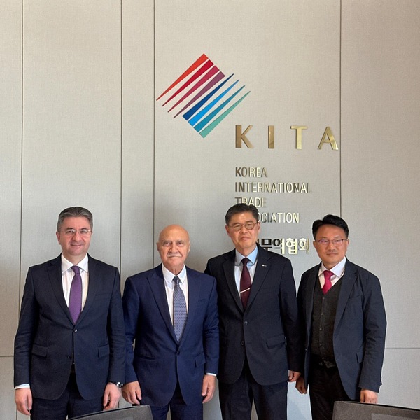 The Chairman of the Board of AFEZ Authority met with the Vice President of the Korea International Trade Association
